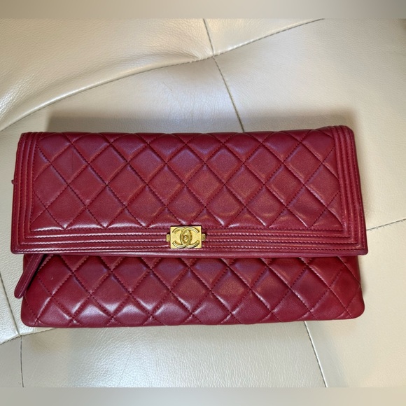 Sold ❌ Chanel Le Boy soft fold over CC clutch bag lambskin - Picture 2 of 13